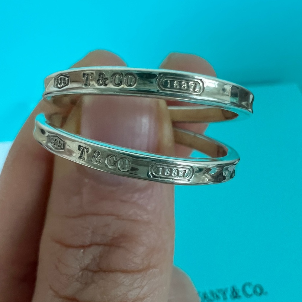 🔴Authentic Tiffany & Co. 1837 Sterling Silver Hoop Earrings🔴 - Picture 5 of 11